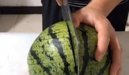 吃西瓜怎么切瓜好看视频,视频教你如何切出颜值爆表的西瓜