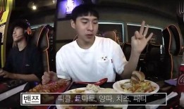 瓜哥脱口秀吃美食视频