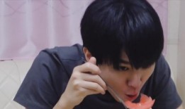 王俊凯情侣吃瓜视频大全,吃瓜视频大盘点