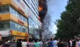 镇平西关吃瓜事件视频最新,一场引发热议的网络风波