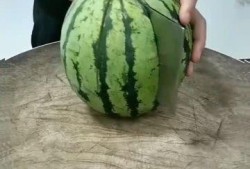 吃西瓜怎么切瓜好看视频,视频教你如何切出颜值爆表的西瓜