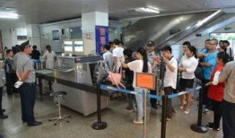 火车站安检吃瓜视频,吃瓜群众捕捉温馨瞬间