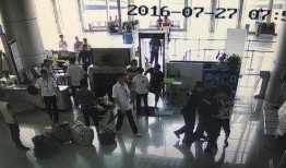 火车站安检吃瓜视频,吃瓜群众捕捉温馨瞬间